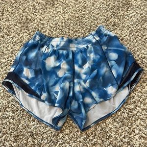 Lululemon Hotty Hot 4” shorts